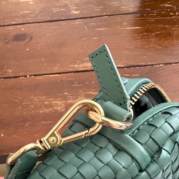 Quince Forest Green Woven Crossbody Bag - Picture 4 of 4